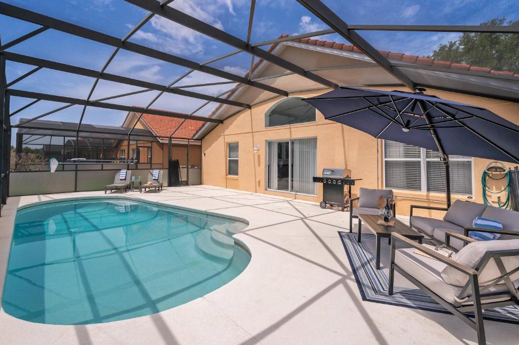 Solana House | Family Getaway with Pool and Game Room