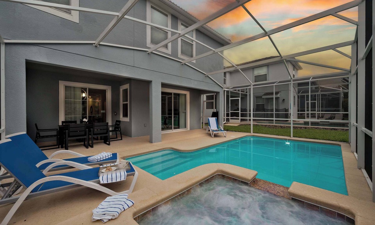 Davenport House | Family house near Disney w/pool & hot tub
