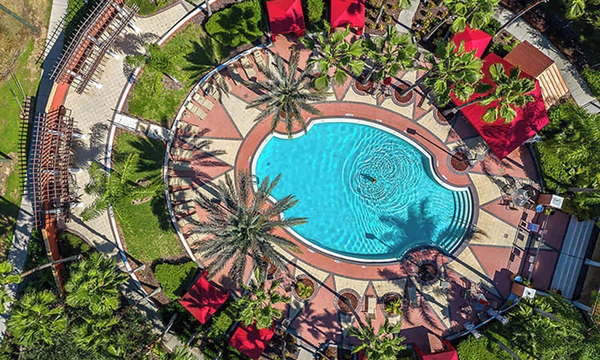 Solana Cottage | Family Resort Home w Pool, BBQ & Game Room