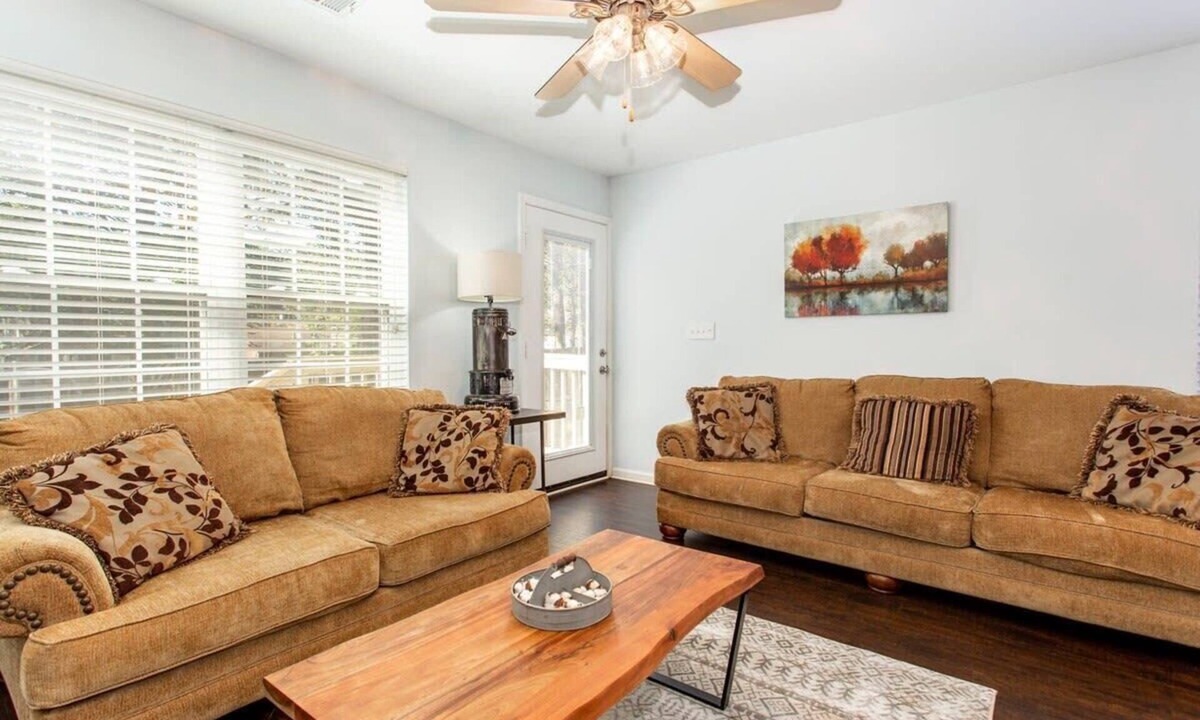 Edgewood House | Fast Ride to Stadium| Cozy 3BR ATL Duplex Side B
