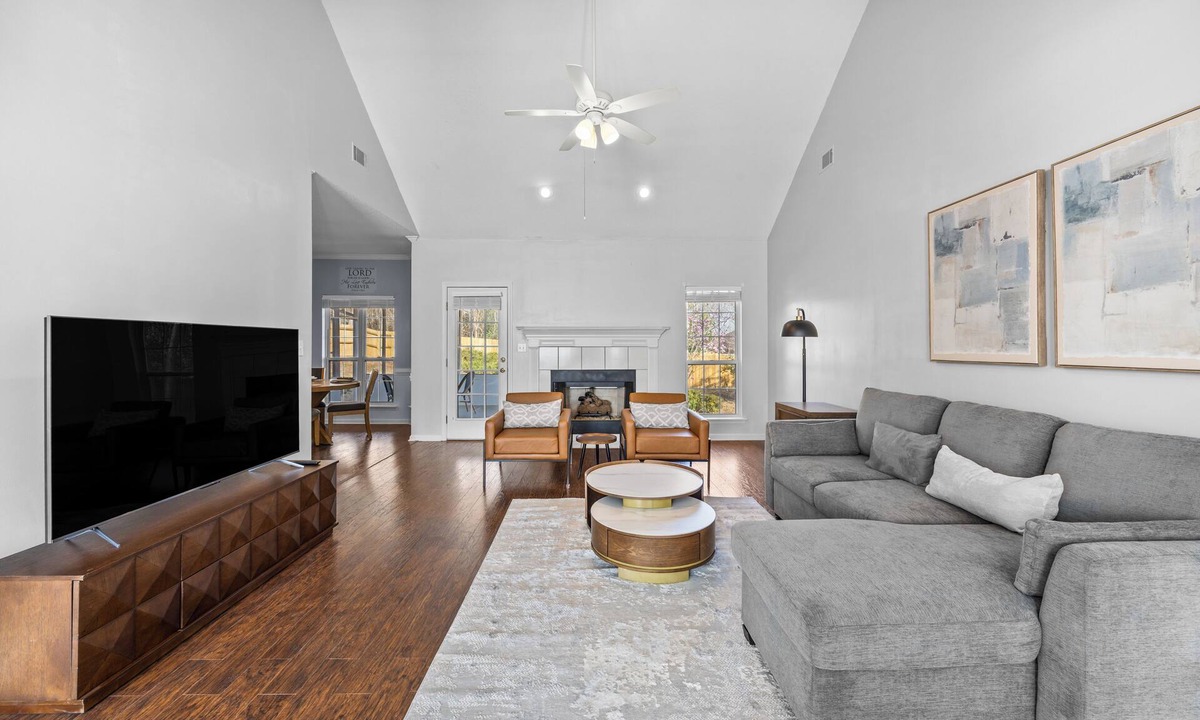 Martinez House | Favor Home- Serene Spacious 3BR Near Augusta National, King Bed, Sleeps 8