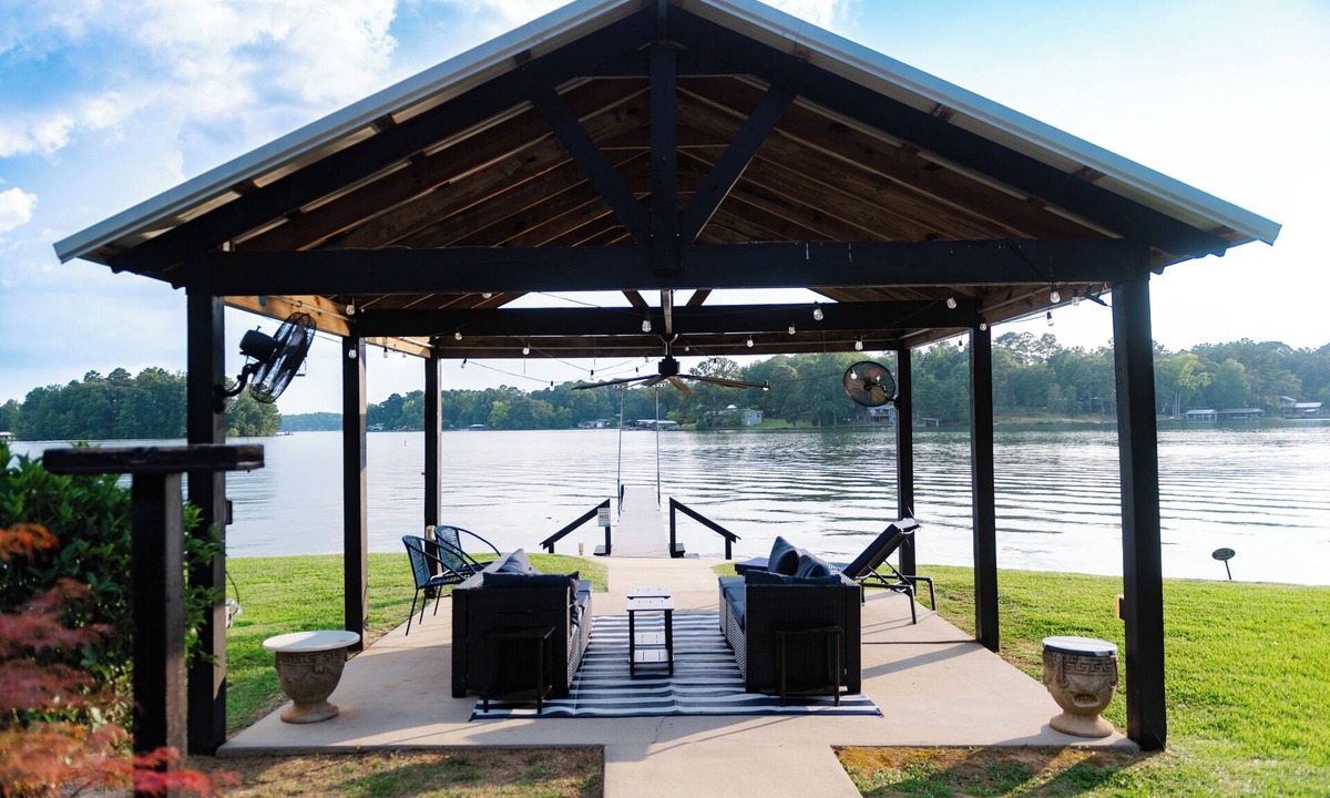 Jacksons' Gap House | Flat waterfront lot,3ft swim area, pergola,3 docks, green fish lights, sunsets!
