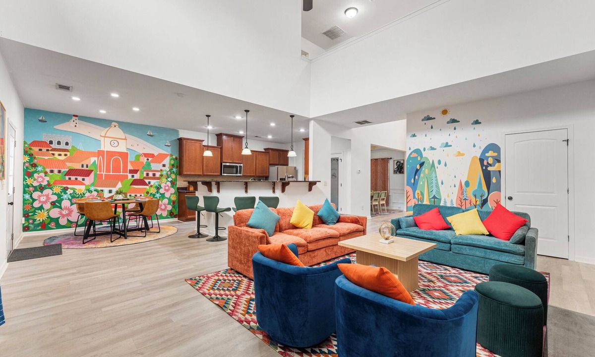 Columbus House | Fort Benning Family Escape Lounge Getaway