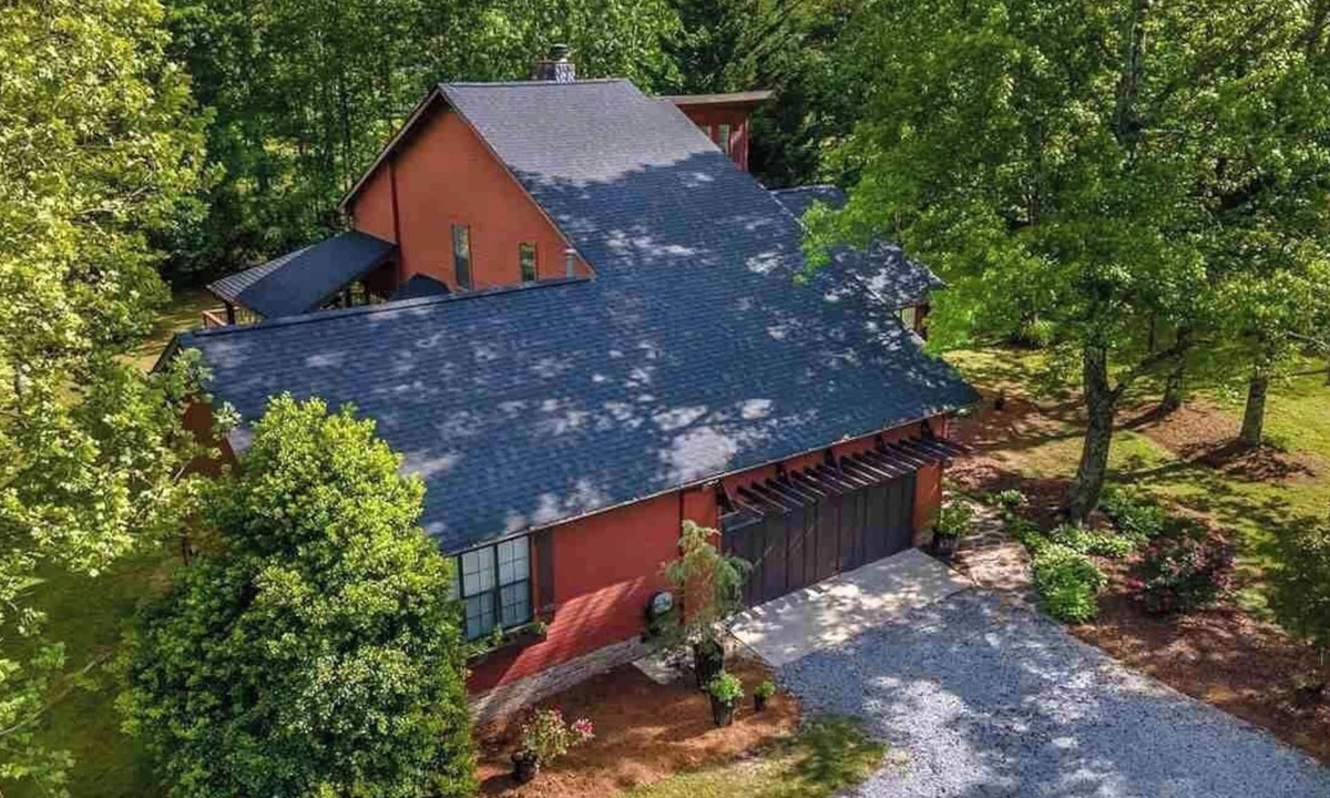 Fort Payne House | Four-bedroom home on private 3 acres 2 miles from Desoto Park. Lookout Mountain!