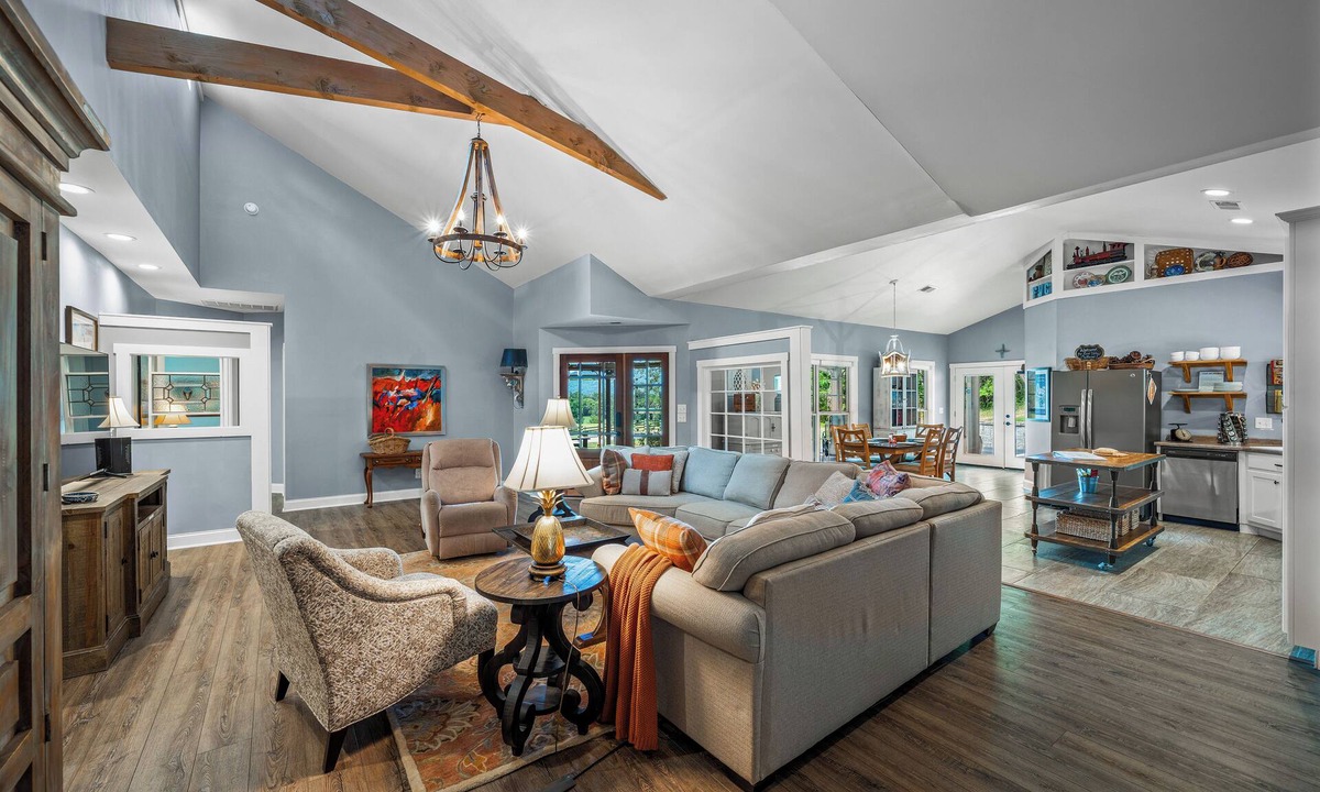 Rising Fawn Cottage | "Fox View Cottage" Breathtaking Views, Pet-Friendly, Wheelchair accessible!