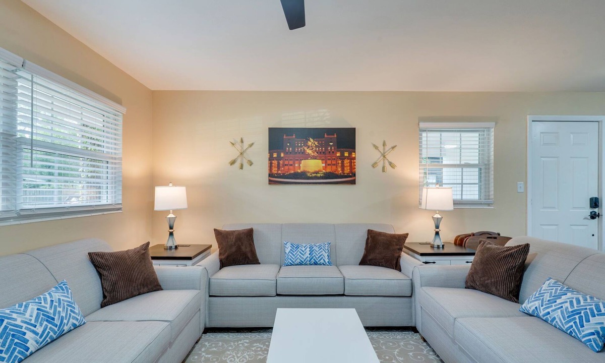 Tallahassee House | FSU Seminole SpearIt House - Pets OK