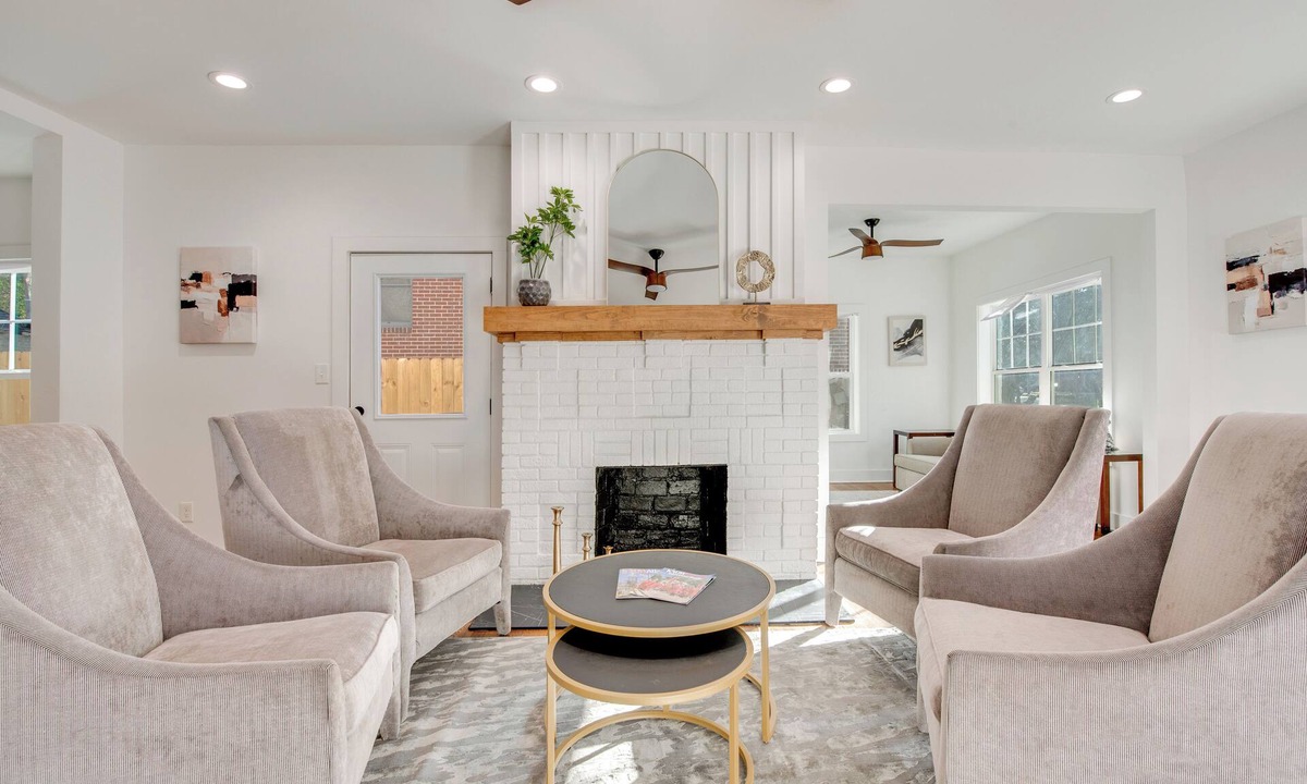 Westview House | Fully Updated! 3,000-Sq-Ft Home Near Mercedes-Benz