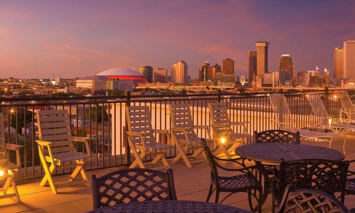 Faubourg Lafayette Resort | Garden District Studio at Wyndham Avenue Plaza – Historic Charm