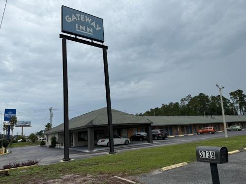 Lake City Hotel | Gateway Inn