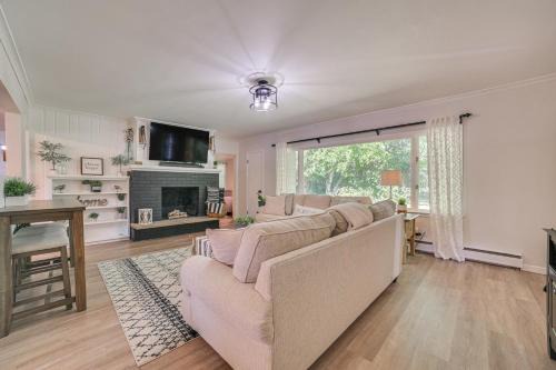 Gaylord House | Gaylord Family Home: Walk to Shops & Restaurants!