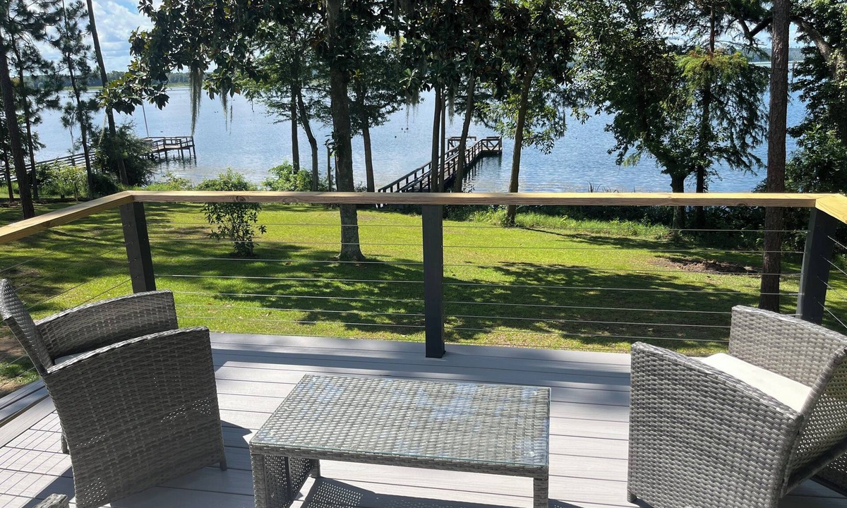 Donalsonville House | Georgia Lake House Retreat
