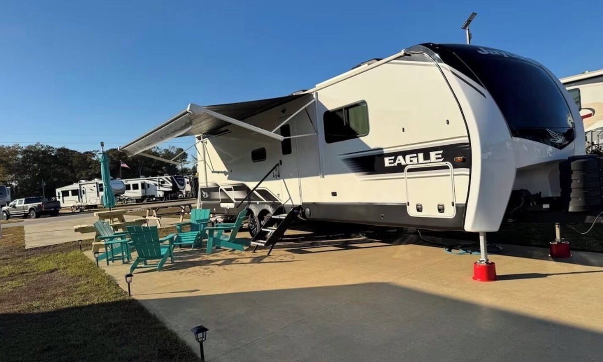 Oak House | Glamping made easy in the beautiful town of Gulf Shores!