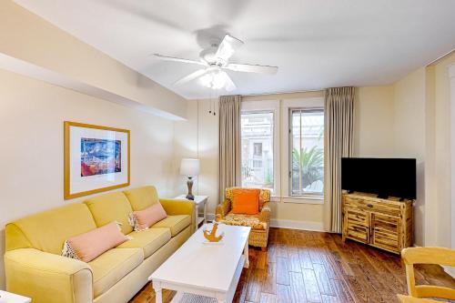Baytowne Wharf House | Golf-and-beach resort condo with on-site pools grills hot tub & tennis