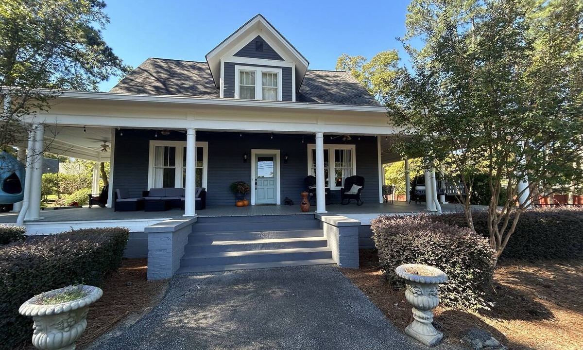 Watkinsville Other | Gorgeous 4-bedroom farmhouse 12 minutes from UGA! Sleeps 8