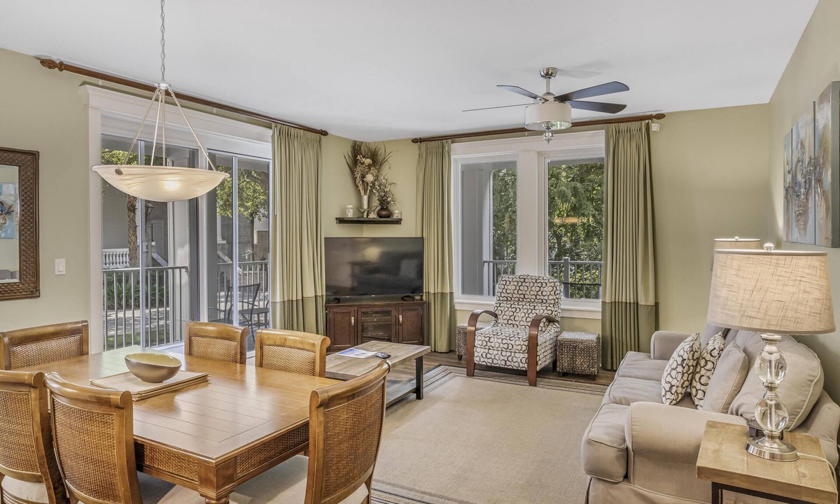 Baytowne Wharf Condo | Grand Comfort: 2 BR w/Golf Cart & Bay Views at Sandestin Golf and Beach Resort!