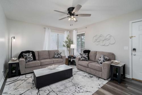 Northport House | Grand Lakes Condo - Renovated 2BR-1 5BA Condo - Near UA