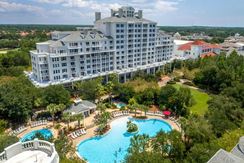 Baytowne Wharf Apartment | Grand Sandestin at Sandestin Resort by Tufan