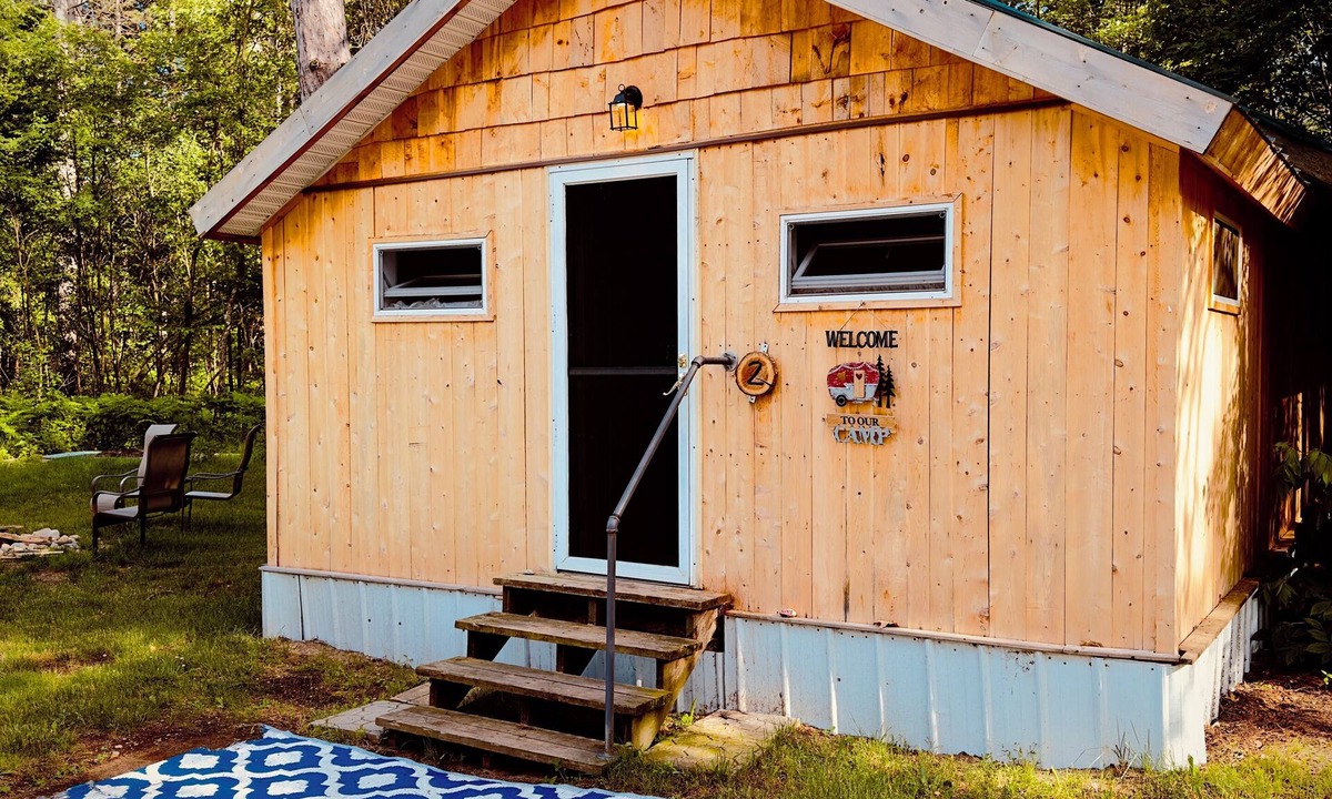 Big Rapids Cabin | Gray’s Riverside Camp Cabin 2