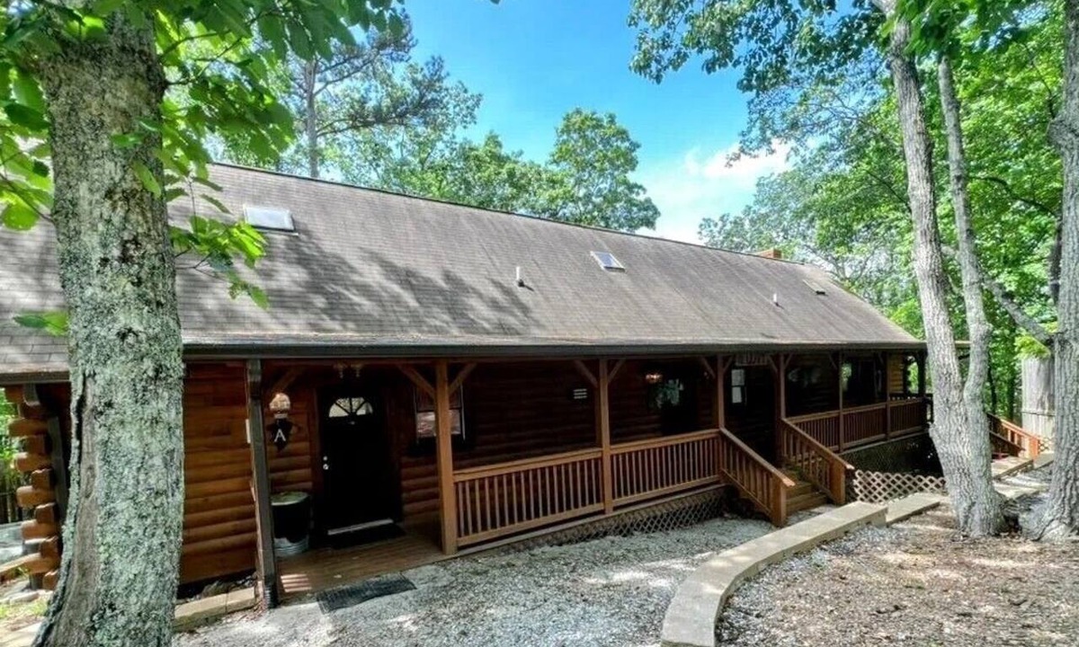 Pine Mountain Cabin | Great cabin with a warm and cozy mountain feel