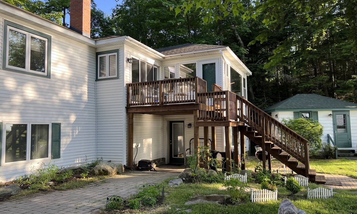 Manistee House | GREAT no bluff, easily accessible beach!