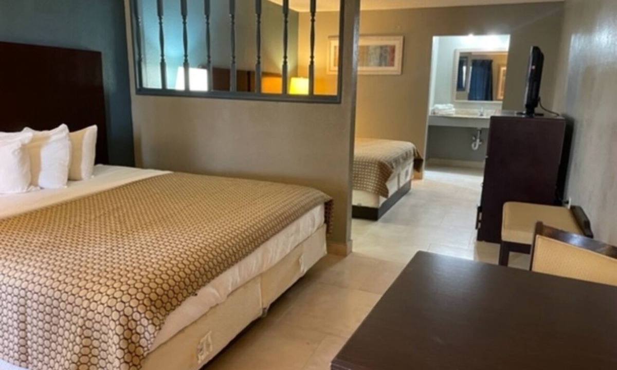 Lake City Hotel | Guest Inn