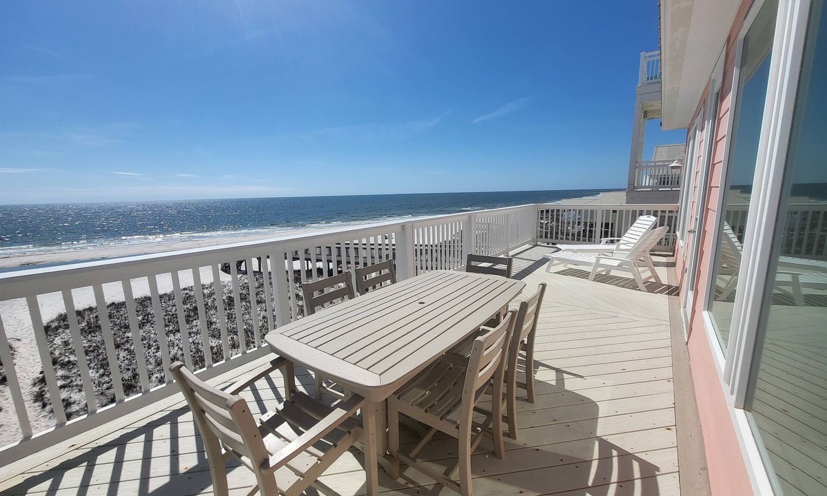 Gulf Shores House | Gulf Shores - Directly on the Beach - Luxurious House for Families and Friends