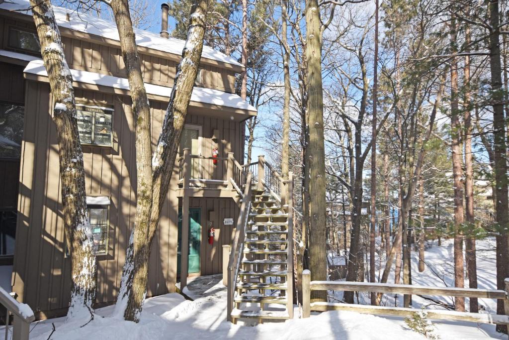 Maple City Hotel | Hawks Nest 48