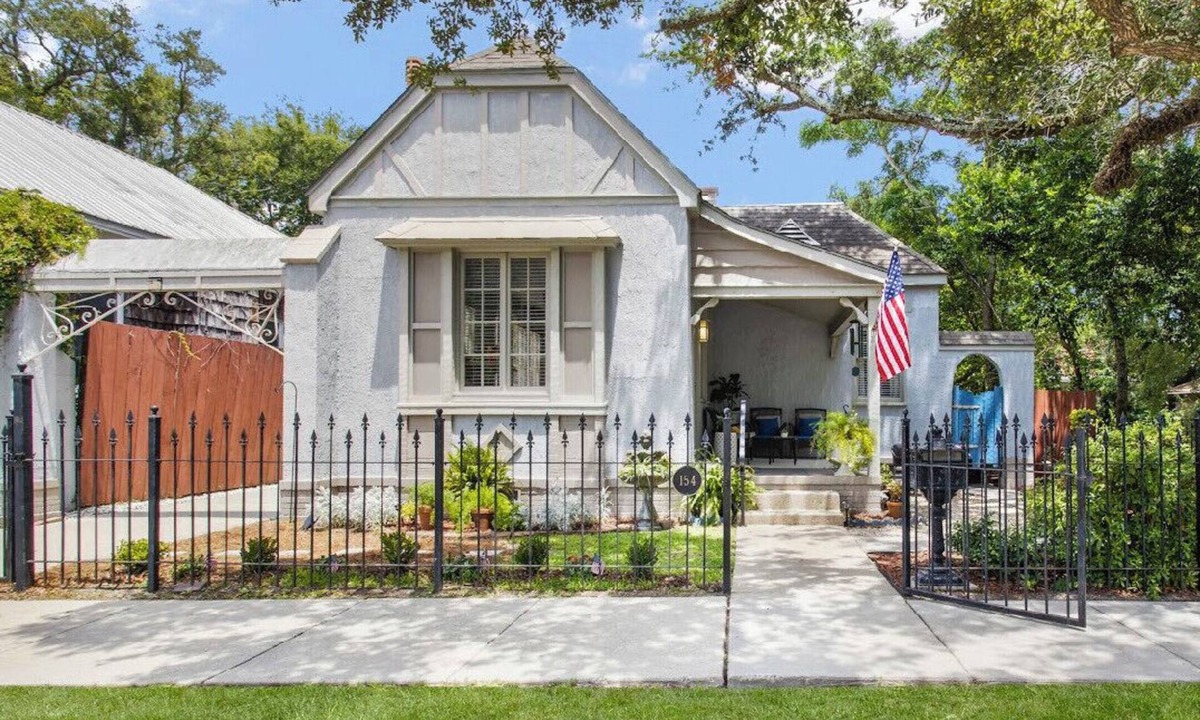 Biloxi House | HEART OF BILOXI- Tudor Cottage- Walk to the beach and Beau Rivage