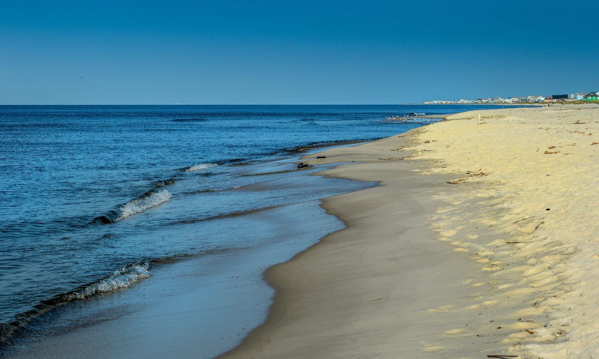 Fort Morgan Cottage | High Tides and Good Vibes! Book Now to enjoy a Relaxing Vacation!