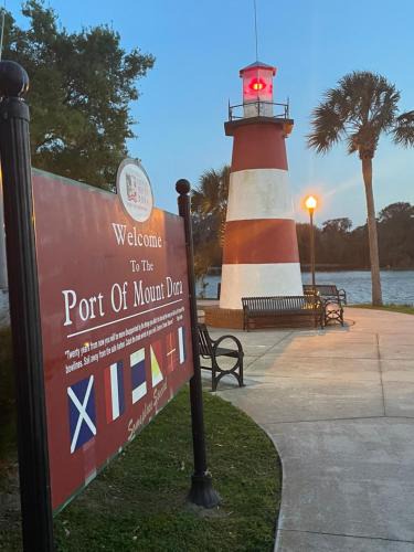 Mount Dora Apartment | Hillside House in Mount Dora