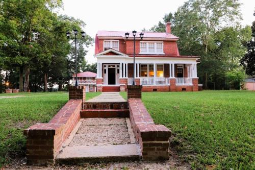 Tuskegee House | Historic House on the Hill