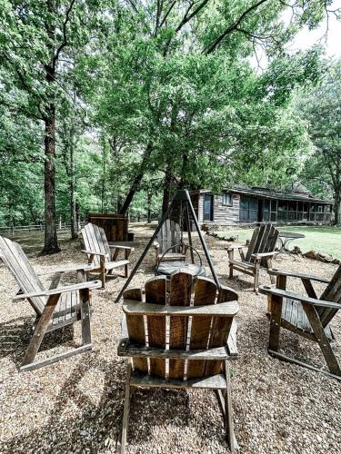 Wilsonville House | Historic Rural Cabin Ideal for Families in Wilsonville, Alabama