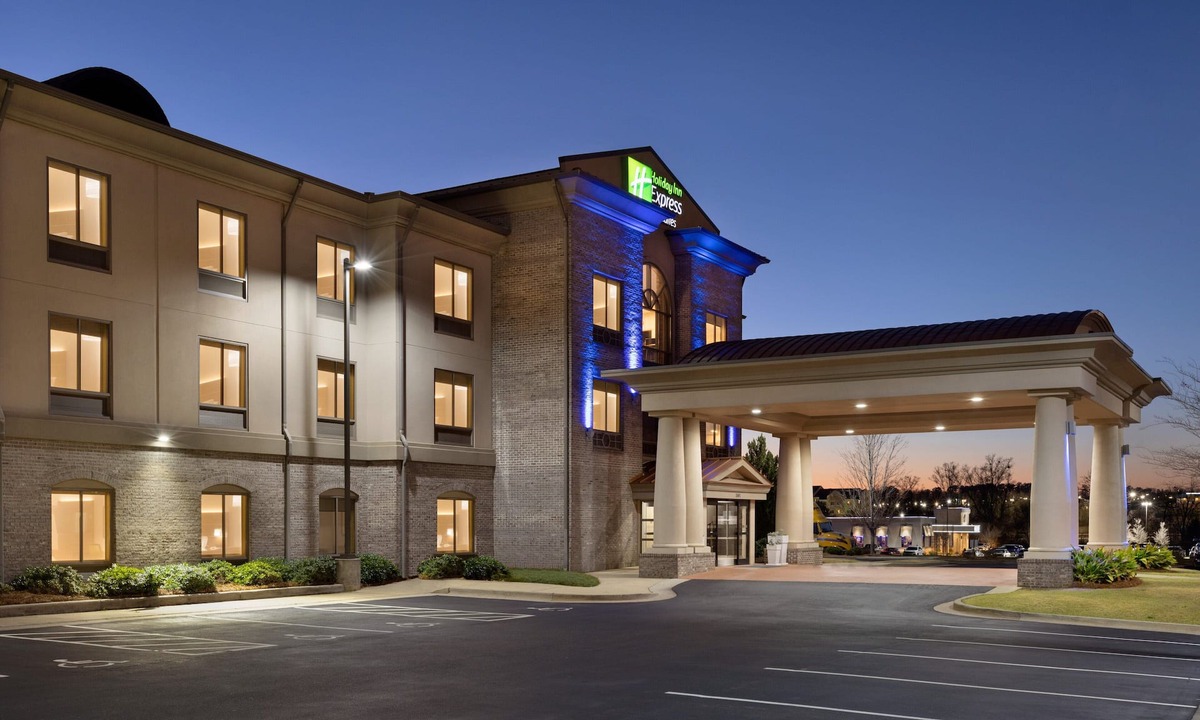 Opelika Hotel | Holiday Inn Express Hotel and Suites of Opelika/Auburn by IHG