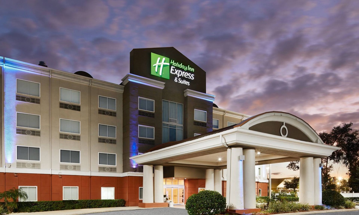 Palatka Hotel | Holiday Inn Express Palatka Northwest by IHG