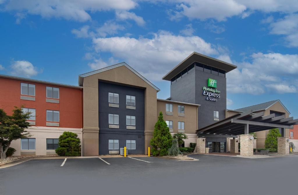 Locust Grove Hotel | Holiday Inn Express & Suites Locust Grove by IHG