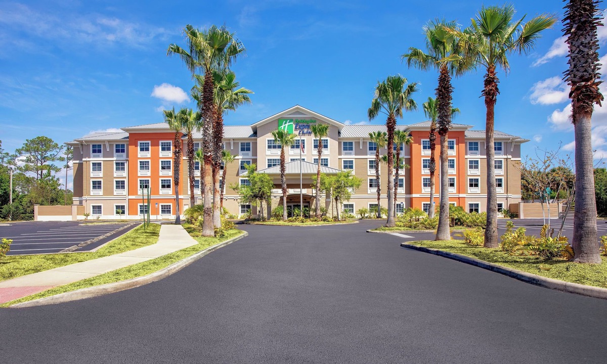 Palm Coast Hotel | Holiday Inn Express & Suites Palm Coast I95 by IHG