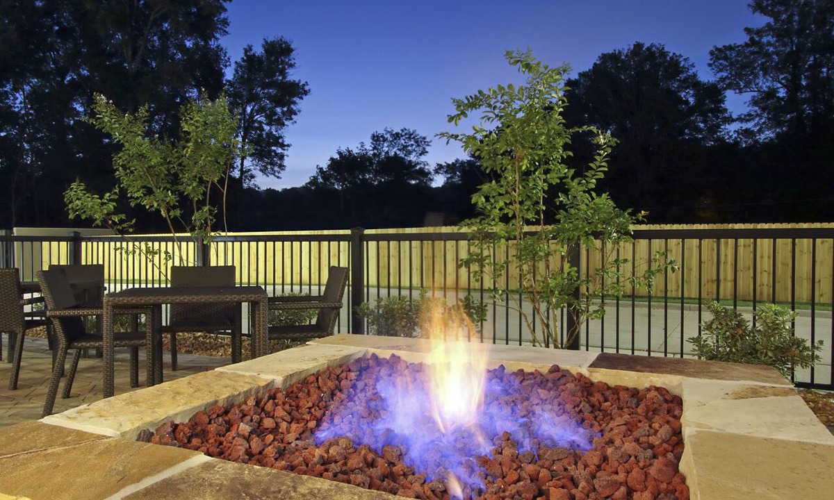 Columbus Hotel | Holiday Inn Express & Suites Columbus North by IHG