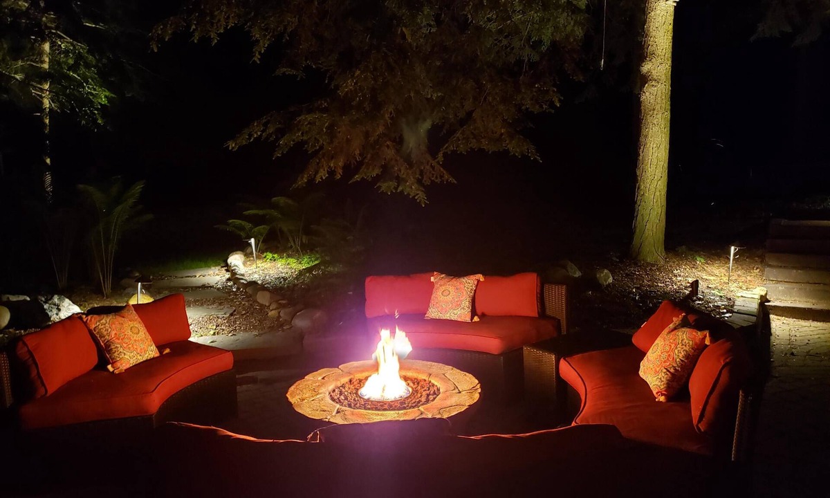 Macatawa House | Holland Luxury Retreat-Special rates for short stays in the fall!