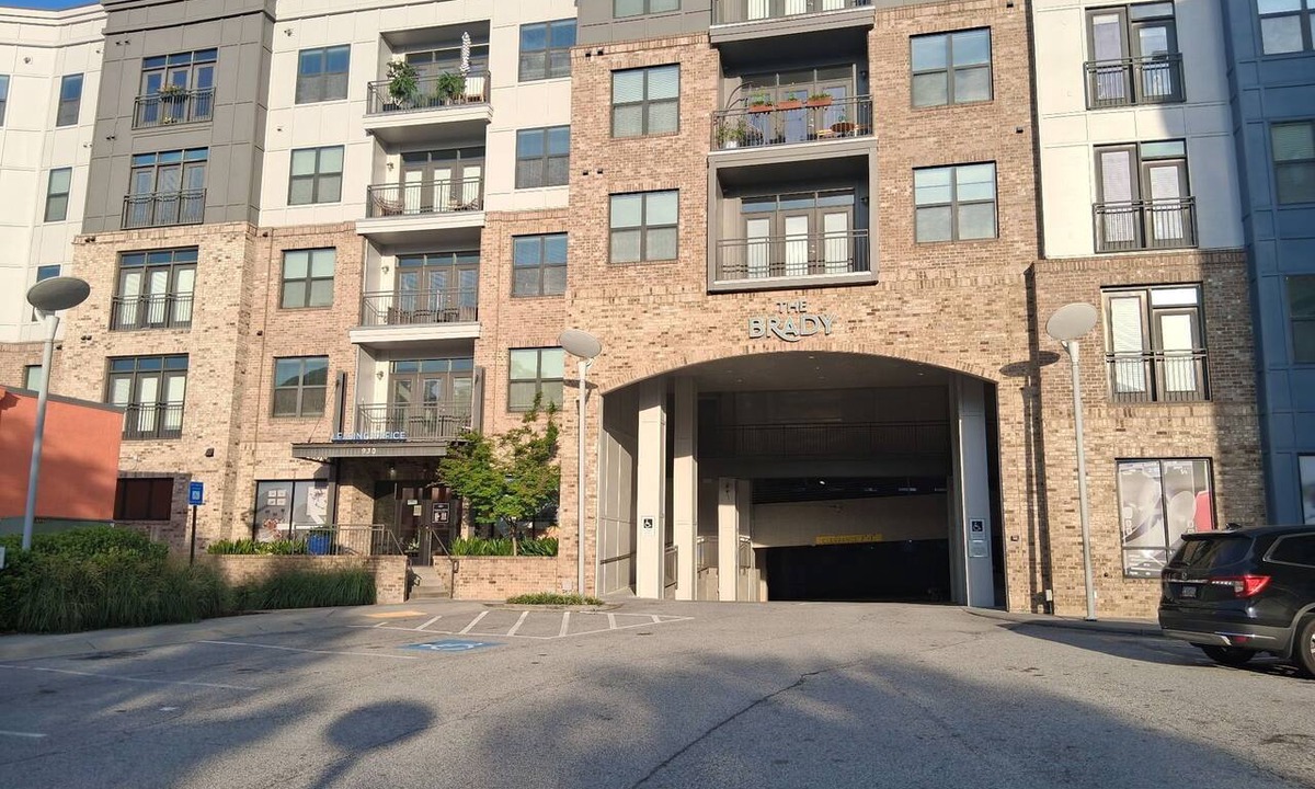 Westside Apartment | Home away from Home.
