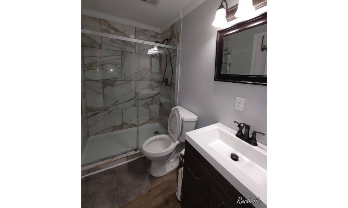 Livingston House | Home Away from Home! Newly remodeled!