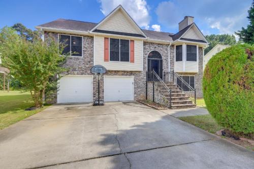 Hampton House | Home w/Large Yard in Quiet Atlanta Suburb