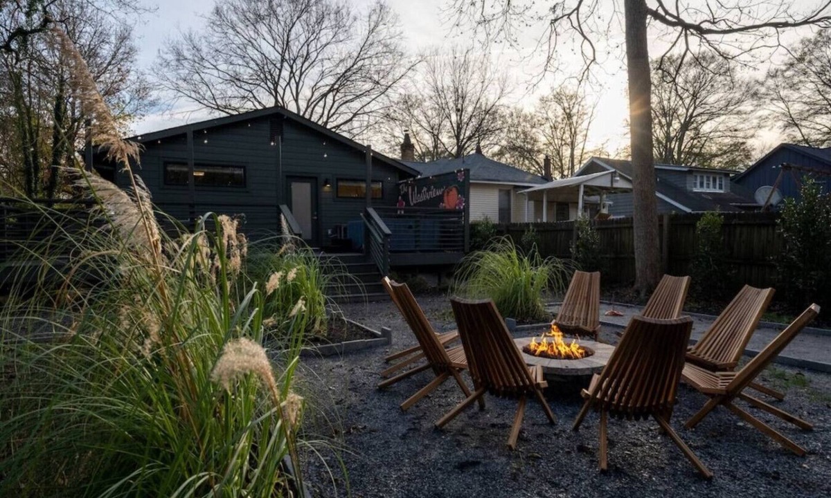 Westview House | Hot tub | Fire Pit | Sleeps 10 | Private Parking