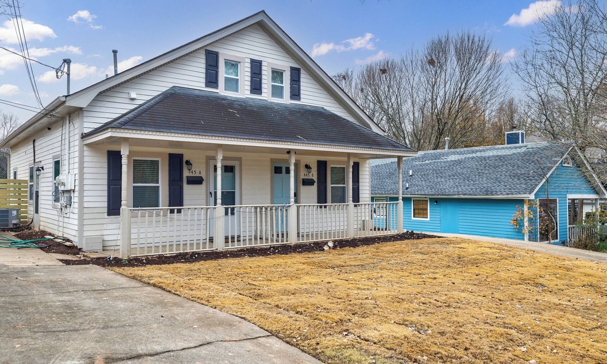 East Side House | House_A Atlanta Zoo Private Parking Fully Fenced Side Yard 1 Bedroom 1 Bathroom