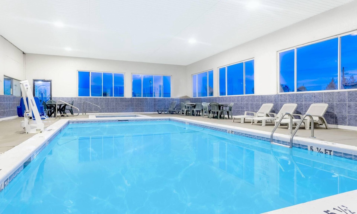 Perry Hotel | Howard Johnson by Wyndham Perry GA