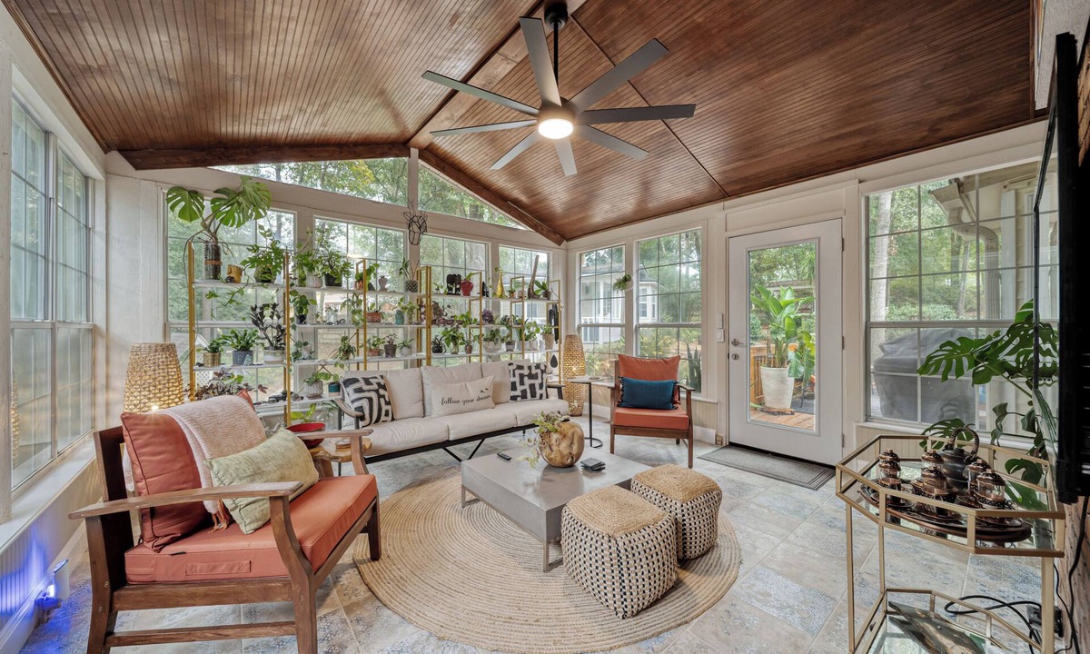 Killearn Estates House | Hummingbird House w Private Game Cottage