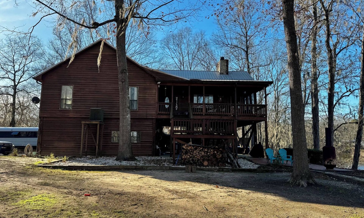 Lowndesboro House | Hunter and fisherman’s paradise! 5 bedroom/3 bath house on Alabama River.