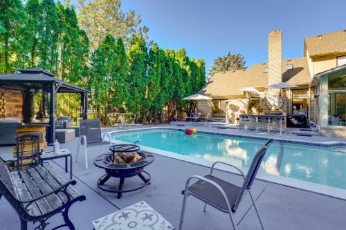 Anchorville House | Indoor & Outdoor Entertainment! Luxe Michigan Home