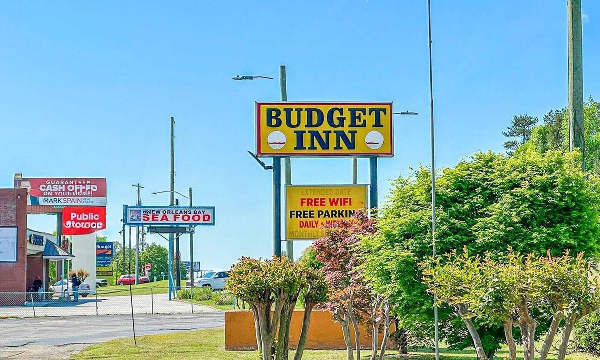 Church Street Apartment | Jonesboro | king bed smoking