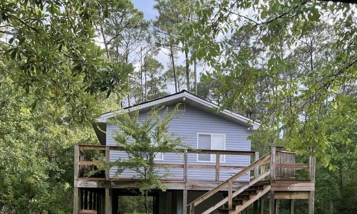Pass Christian Cottage | Just “Passin” Time -2 bedroom 1bath cottage -1 mile from beach