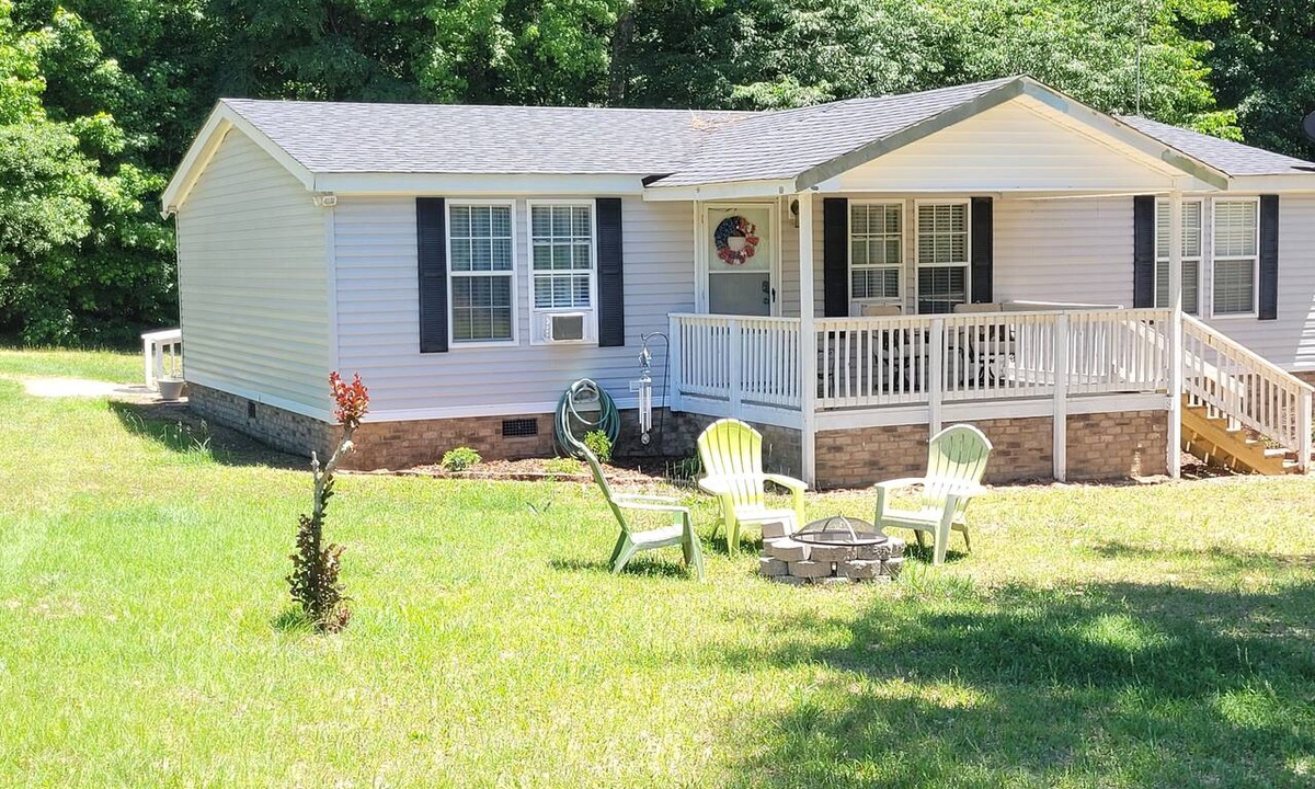 Washington House | Kettle Creek Kottage. Welcome to our one story home with a wheelchair ramp.